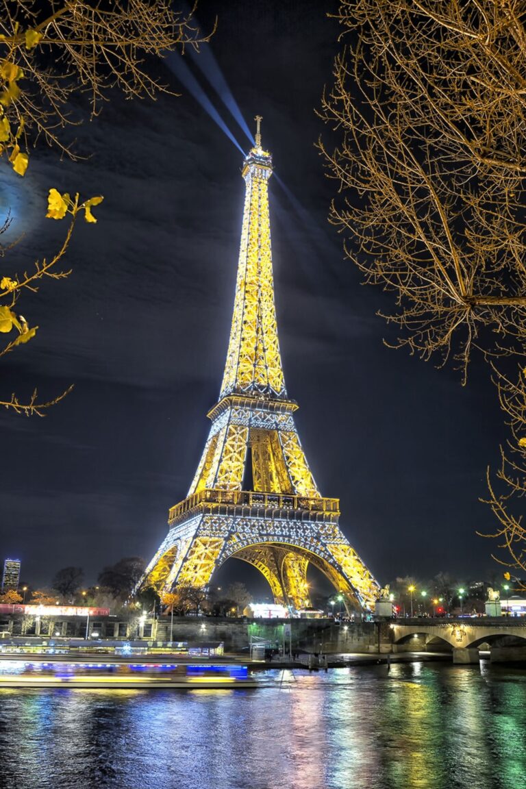 eiffel-tower-night_2x3