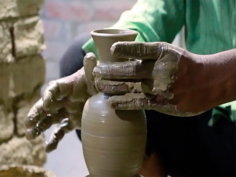 Making-Black-Pottery-of-Nizamabad-